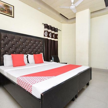 Oyo 29409 Hotel Best Sleep Inn Jalandhar Eksteriør bilde
