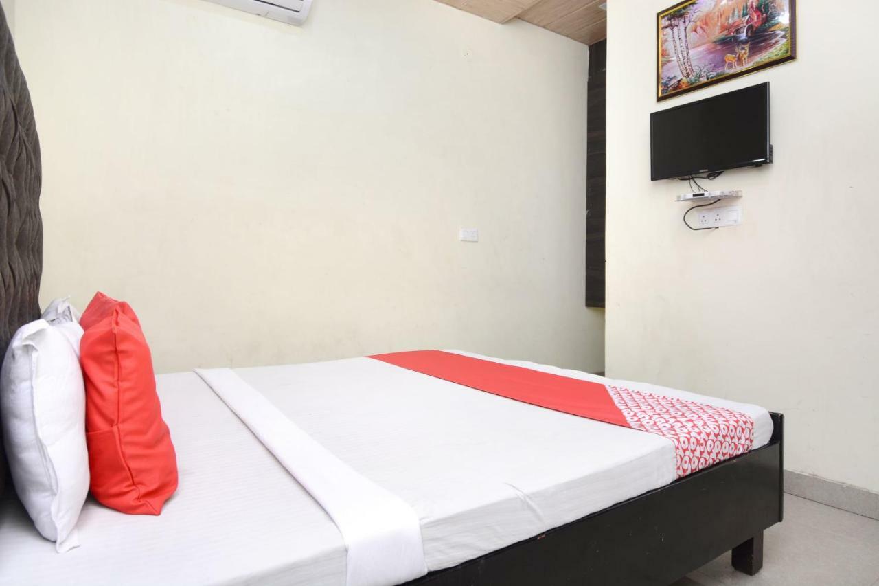 Oyo 29409 Hotel Best Sleep Inn Jalandhar Eksteriør bilde