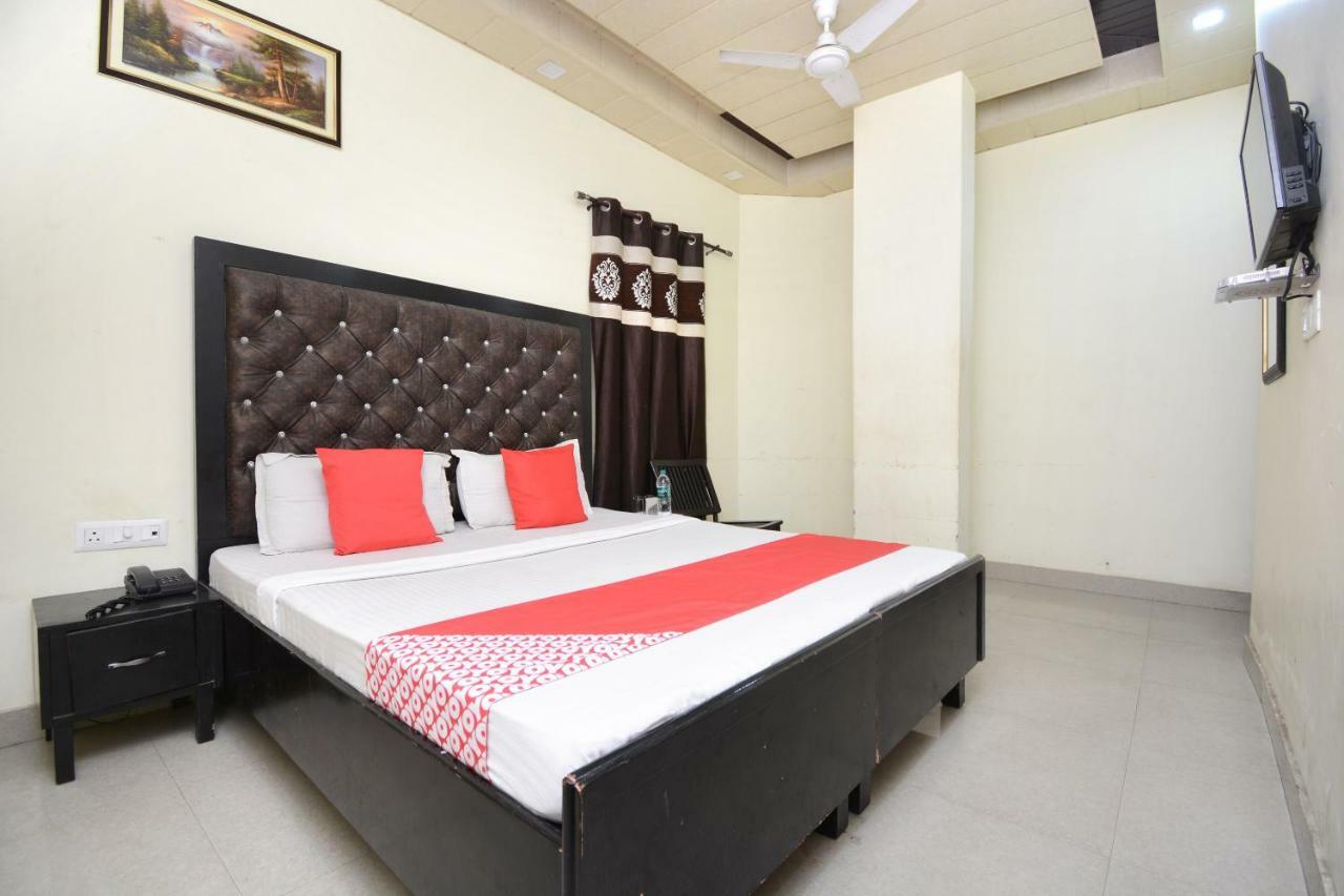 Oyo 29409 Hotel Best Sleep Inn Jalandhar Eksteriør bilde